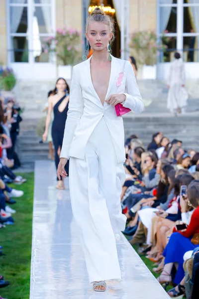 Look 17